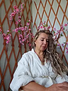 HotBella- – webcam model profile photo Image 13