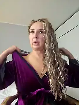 HotBella- – webcam model profile photo Image 8