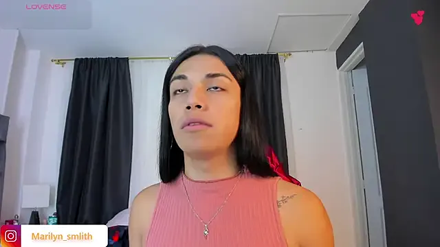 seraphine23 – webcam model profile photo Image 13