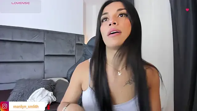 seraphine23 – webcam model profile photo Image 3