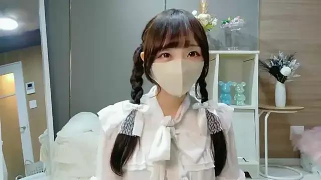 Big_ayu_ – webcam model profile photo Image 4