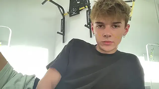 GouGou-111 – webcam model profile photo Image 12