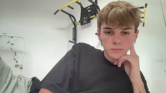 GouGou-111 – webcam model profile photo Image 13