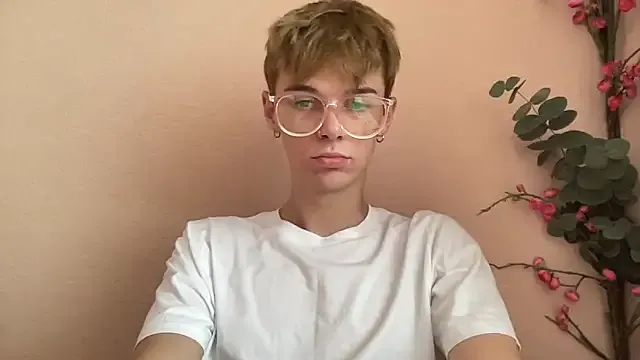 GouGou-111 – webcam model profile photo Image 14