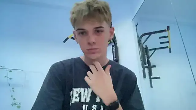 GouGou-111 – webcam model profile photo Image 15