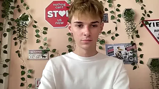 GouGou-111 – webcam model profile photo Image 16