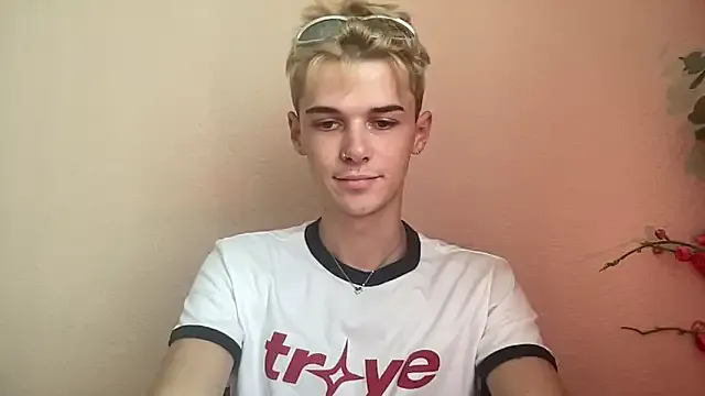 GouGou-111 – webcam model profile photo Image 5