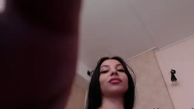 GouGou-111 – webcam model profile photo Image 6