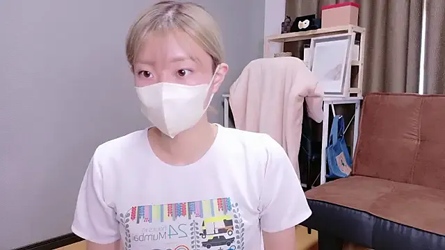 JP_Erotic_LIVE-Camera_ – webcam model profile photo Image 4