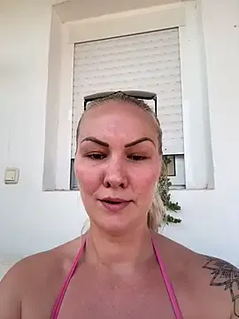 JP_Erotic_LIVE-Camera_ – webcam model profile photo Image 5