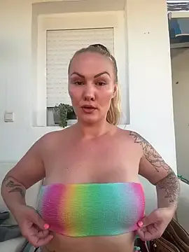 JP_Erotic_LIVE-Camera_ – webcam model profile photo Image 6