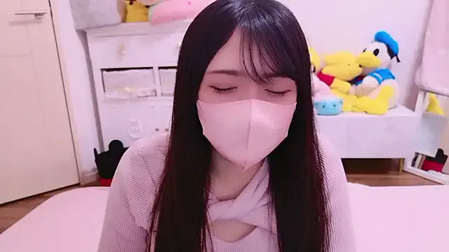 Yui-Ch – webcam model profile photo Image 10