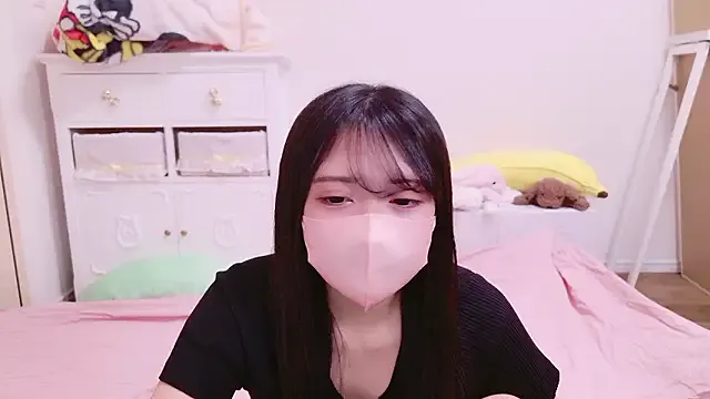 Yui-Ch – webcam model profile photo Image 15