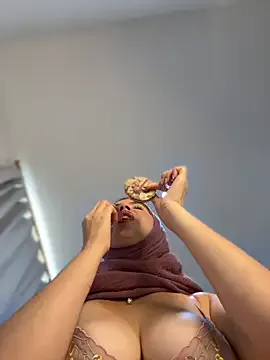 irohani_usagi – webcam model profile photo Image 16