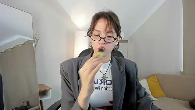 HotBella- – webcam model profile photo Image 6