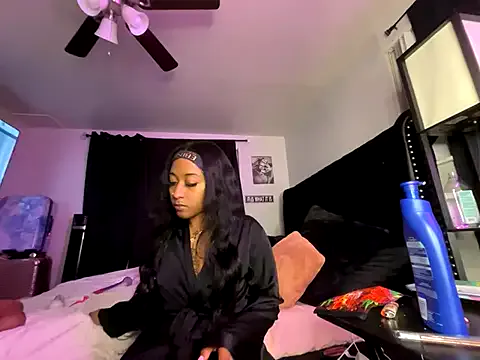 GouGou-111 – webcam model profile photo Image 12