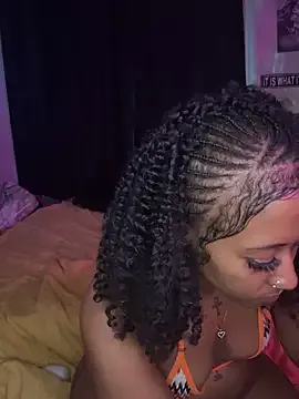 GouGou-111 – webcam model profile photo Image 4