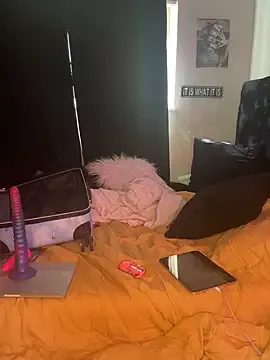 GouGou-111 – webcam model profile photo Image 5