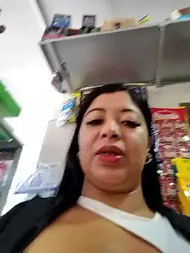 seraphine23 – webcam model profile photo Image 8