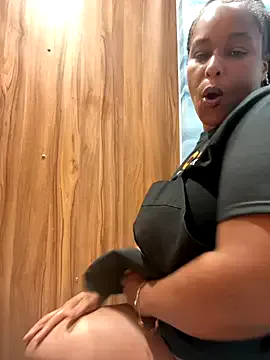 Hotpuja25 – webcam model profile photo Image 4