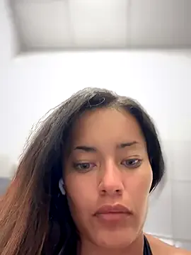 Yui-Ch – webcam model profile photo Image 11