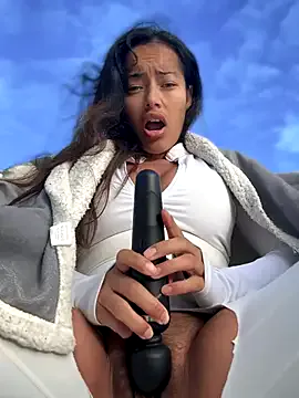 Yui-Ch – webcam model profile photo Image 12