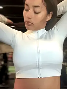 Yui-Ch – webcam model profile photo Image 5