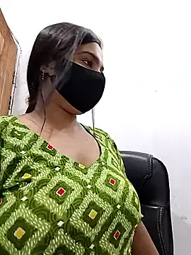 zui_lu – webcam model profile photo Image 15