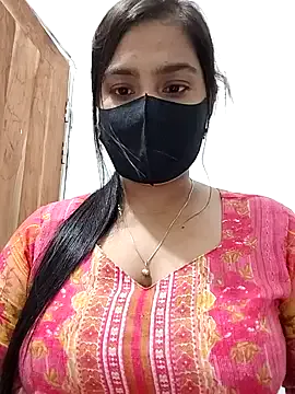 zui_lu – webcam model profile photo Image 5