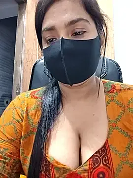 zui_lu – webcam model profile photo Image 9