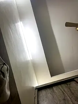 Yui-Ch – webcam model profile photo Image 2