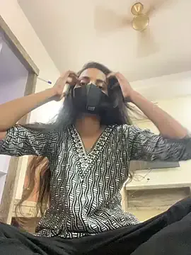 Yui-Ch – webcam model profile photo Image 5