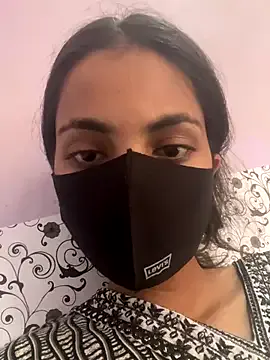 Yui-Ch – webcam model profile photo Image 6