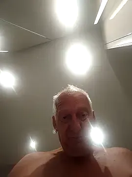 seraphine23 – webcam model profile photo Image 4