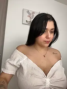 seraphine23 – webcam model profile photo Image 17