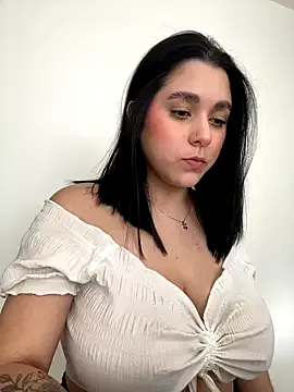 seraphine23 – webcam model profile photo Image 7