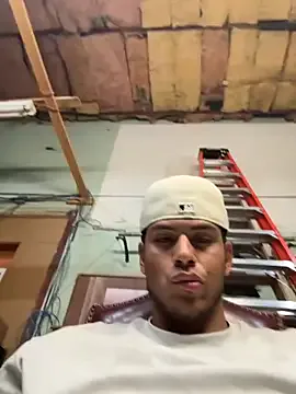 HotBella- – webcam model profile photo Image 17