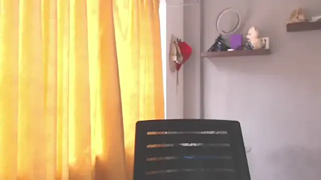 GouGou-111 – webcam model profile photo Image 6