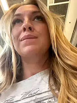 FroggyAnna – webcam model profile photo Image 14