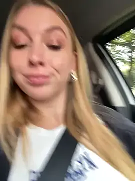 FroggyAnna – webcam model profile photo Image 17