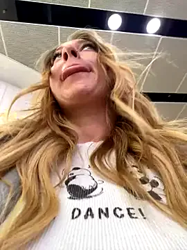 FroggyAnna – webcam model profile photo Image 3