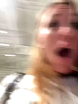 FroggyAnna – webcam model profile photo Image 5