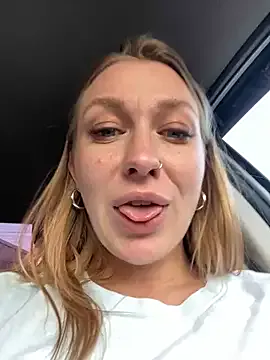 FroggyAnna – webcam model profile photo Image 6