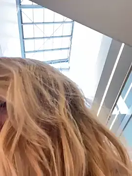 FroggyAnna – webcam model profile photo Image 8