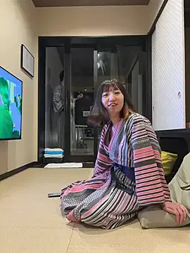 Big_ayu_ – webcam model profile photo Image 3