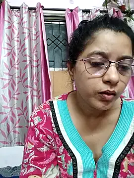 Yui-Ch – webcam model profile photo Image 3