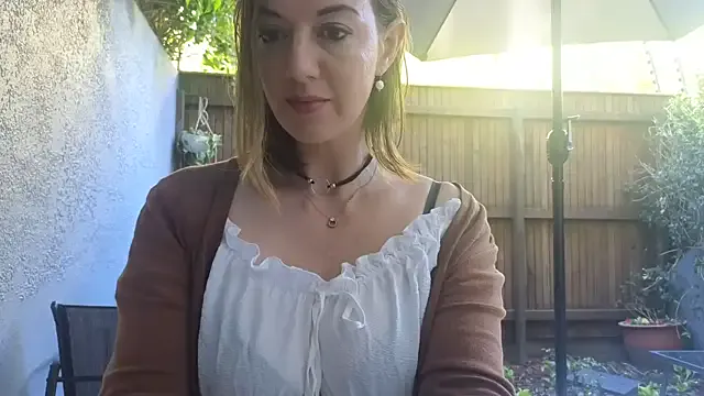 JP_Erotic_LIVE-Camera_ – webcam model profile photo Image 17