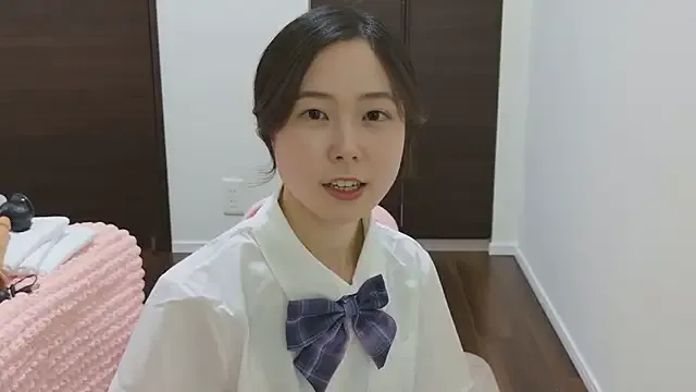 Yui-Ch – webcam model profile photo Image 2