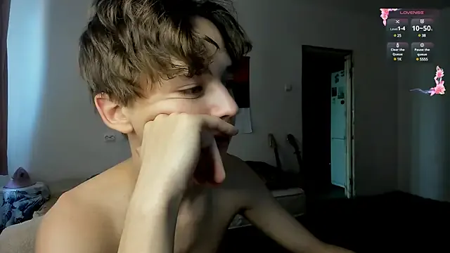 seraphine23 – webcam model profile photo Image 4