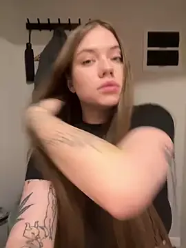 FroggyAnna – webcam model profile photo Image 4